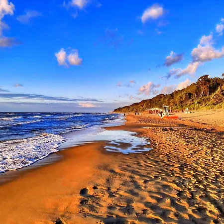 In Near Baltic Sea بيت للعطل